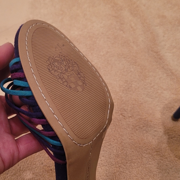 Vince Camuto Strappy heels - Picture 4 of 8